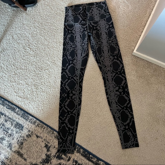 lululemon athletica Pants - Lululemon leggings
